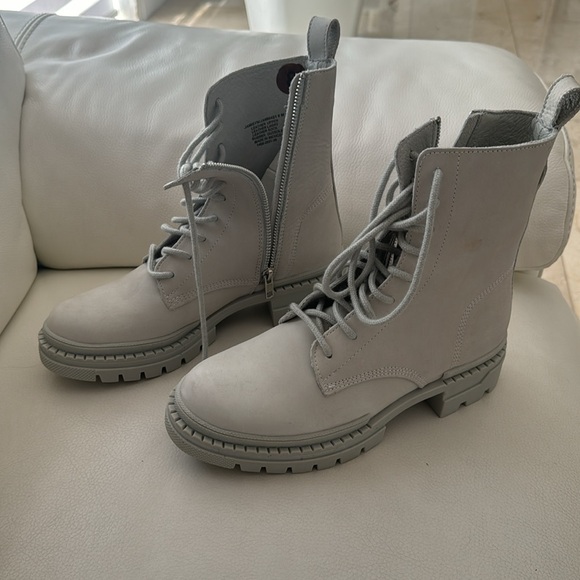 Steve Madden  boots - Picture 3 of 3